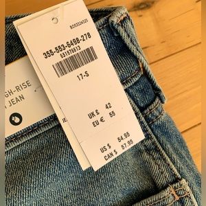 Hollister Size 33 Curvy High Rise Mom Jeans